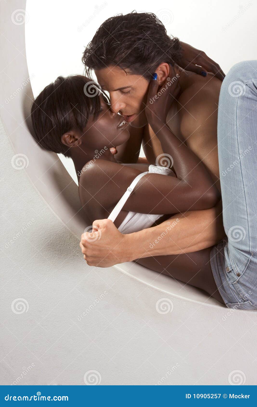 Women kissing men pornography