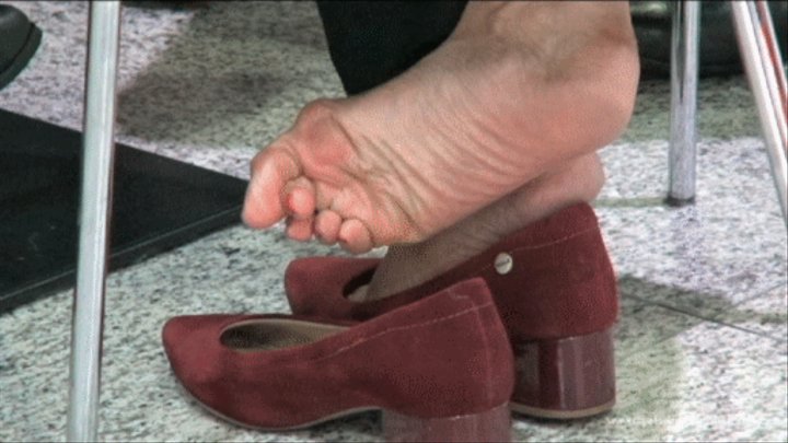 Clips4sale preview candid various shoeplay wiggling