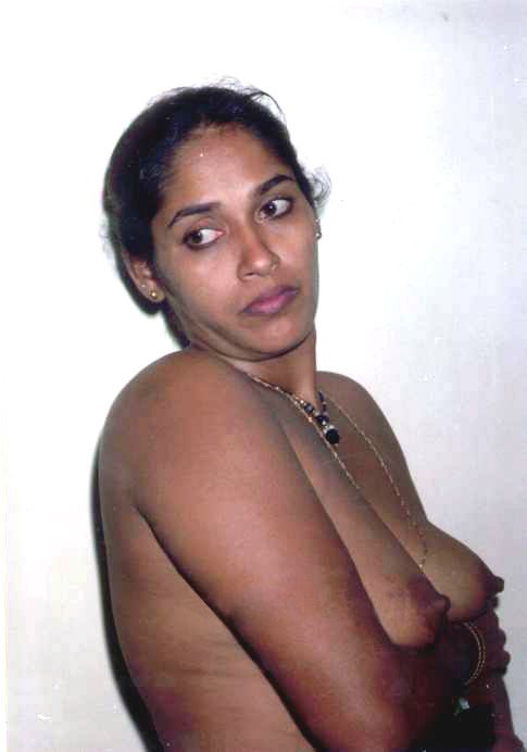 Engine reccomend srilankan tamil actress bathroom leaked