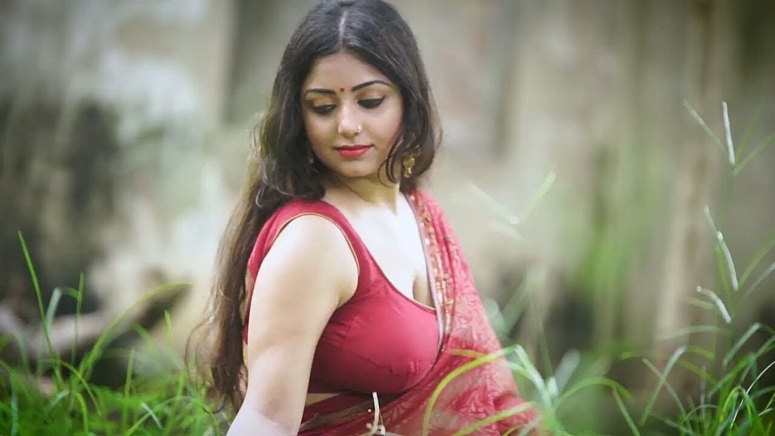 Hun reccomend rupsa saha cleavage green dress