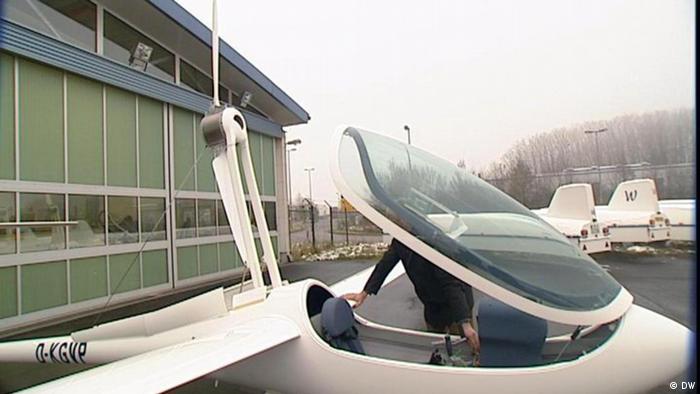 Fresh teen makes mighty nigel aircraft