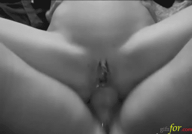 Squirting pregnant pussy pissing tits