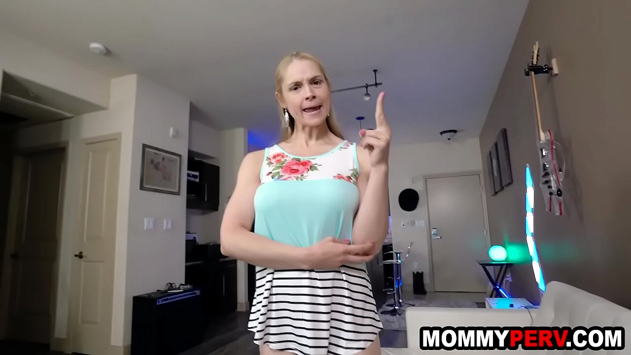Mommy blows stepson while phone