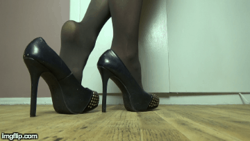 Rummy recomended sexy candid shoeplay flats girl