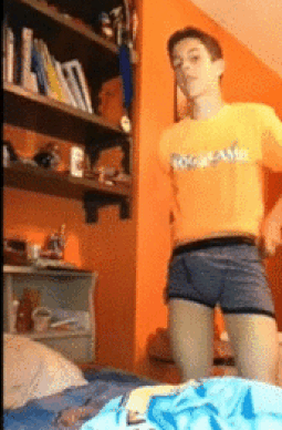 Girl fucks statue bedroom webcam