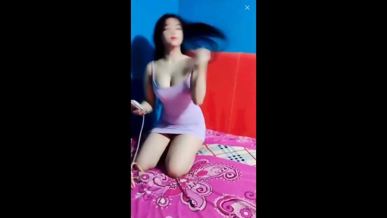 Quck reccomend bigo live indonesian girll natural boobs