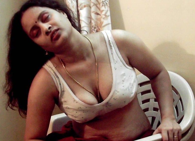 Mad D. reccomend desi bhabhi sath sexy aunty boobs