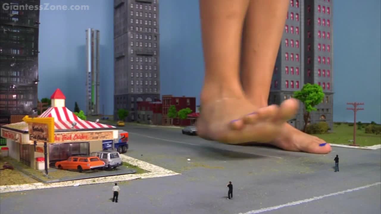 Japanese giantess destroys city bikini