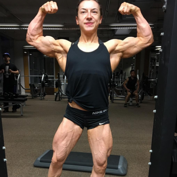 Subzero reccomend Michaela Aycock chest exercise at gym.