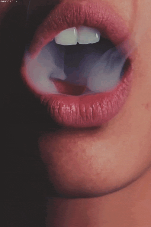 Smoking lipstick babe loves facial cumshots