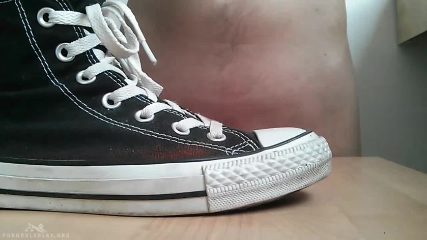 Trampling shoejob worn converse